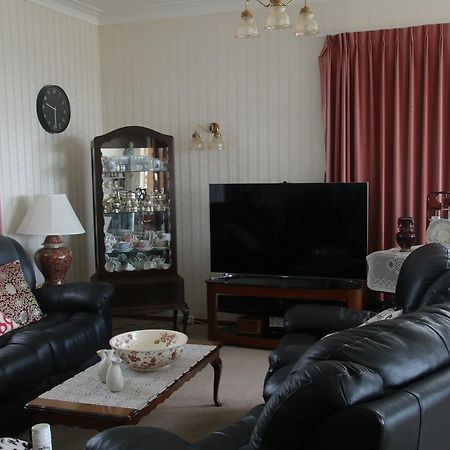 Country Views Villa Clevedon Екстериор снимка